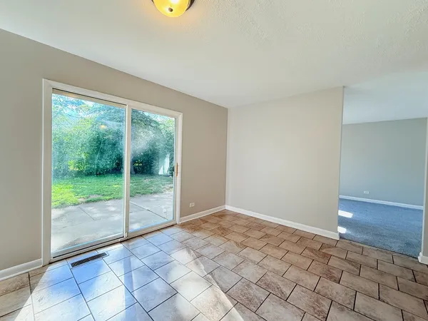 $202,000 | 2711 Larkspur Lane, Hazel Crest, IL 60429