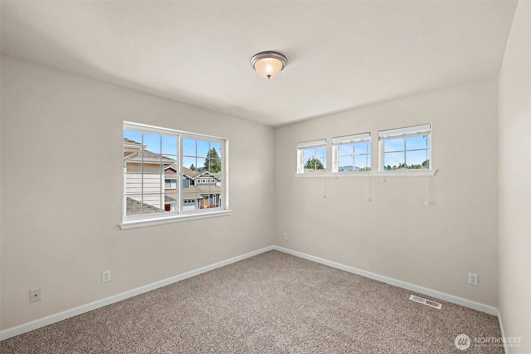 4129 Northeast 9th Place Renton, WA 98059 - Photo 22 of 31 Gallery Image 22