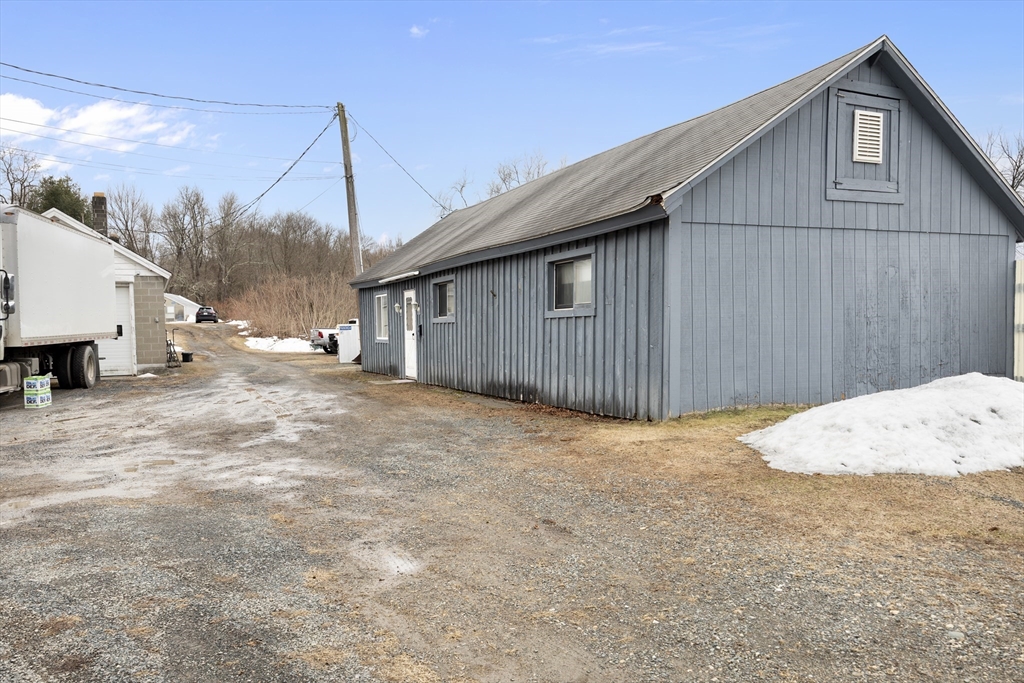 345 Greenfield Road Deerfield, MA 01342 - Photo 9 of 41