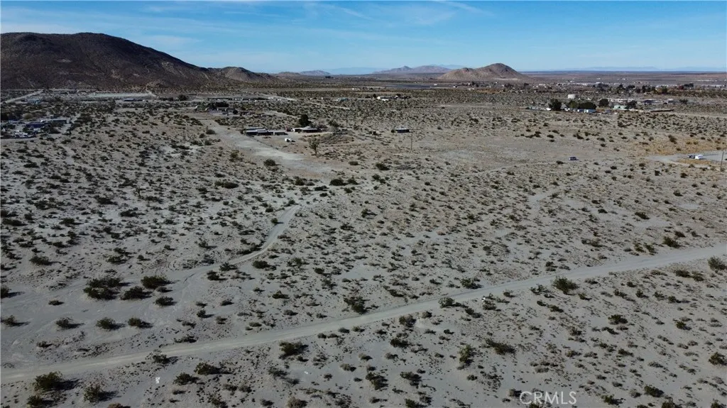 748 San Jacinto Road Adelanto, CA 92301 - Photo 2 of 6