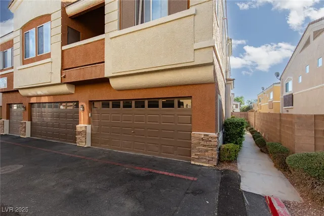 $1,650 | 9303 Gilcrease Avenue, Unit 1053, Las Vegas, NV 89149