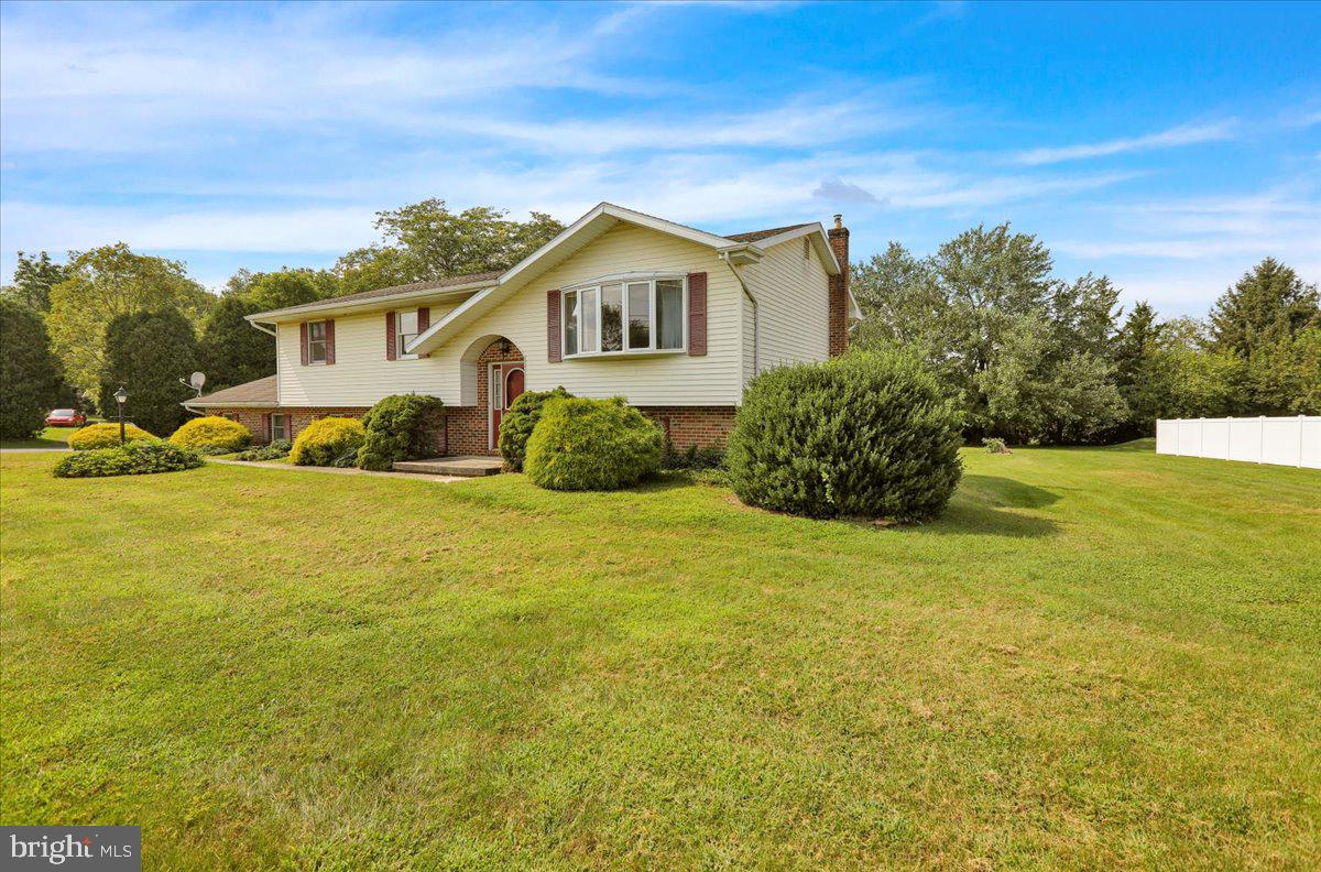9707 Longswamp Road Mertztown, PA 19539 - Photo 3 of 38 Gallery Image 3