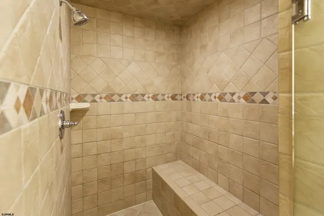 a view of entryway with a front door