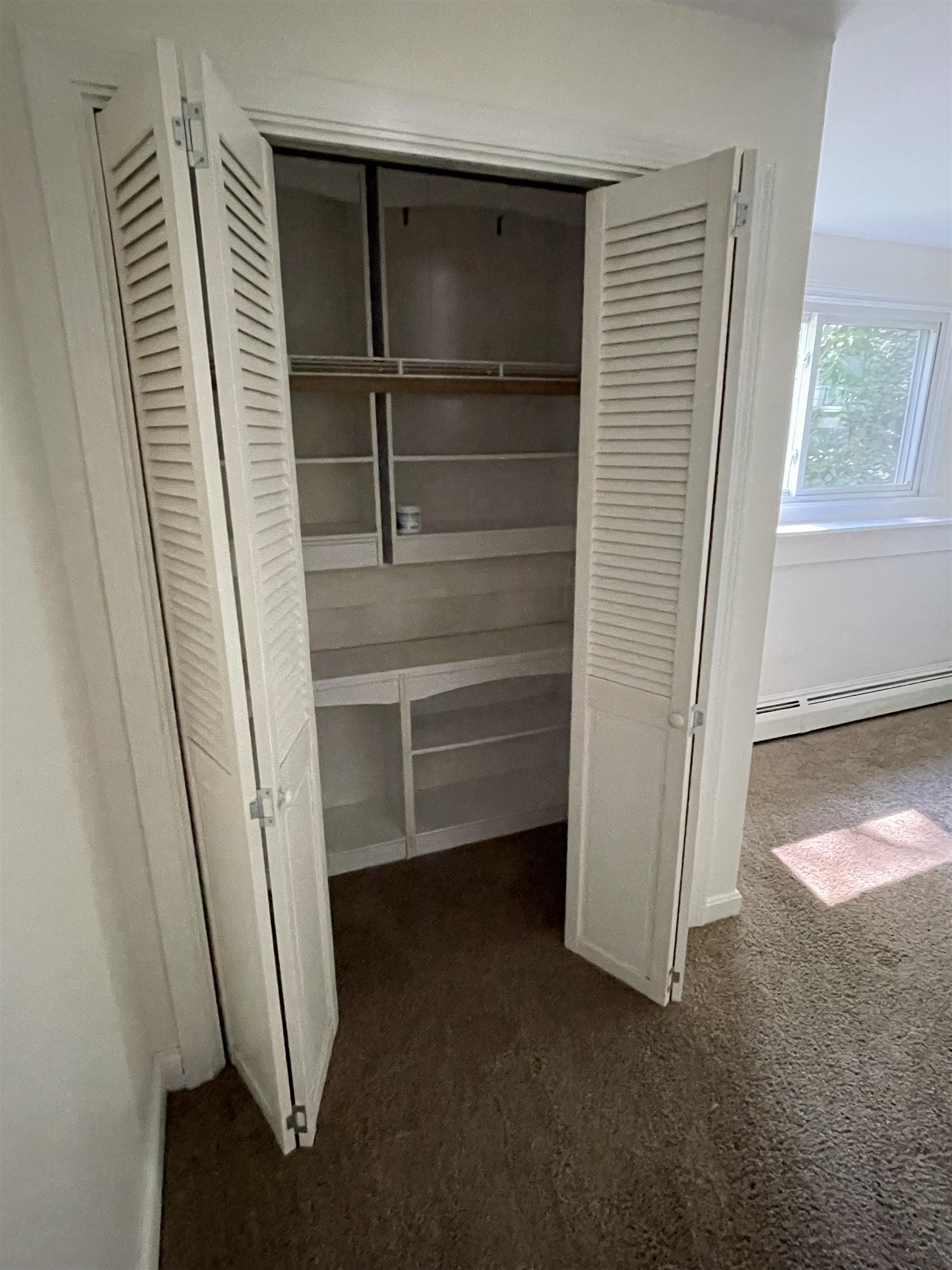 78 Engrem Avenue, Unit 8 Rutland, VT 05701 - Photo 6 of 26