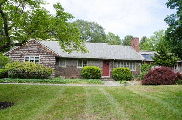 60 Topsfield Road Wenham, MA 01984 - Photo 1 of 25 Gallery Image 1