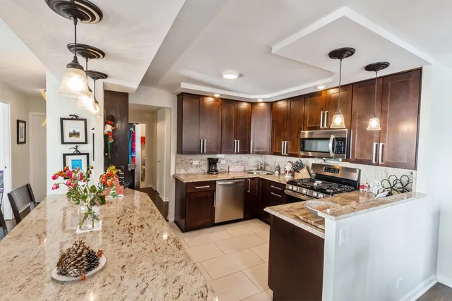 $660,000 | 400 East Randolph Street, Unit 3209, Chicago, IL 60601