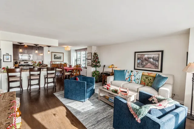 $660,000 | 400 East Randolph Street, Unit 3209, Chicago, IL 60601