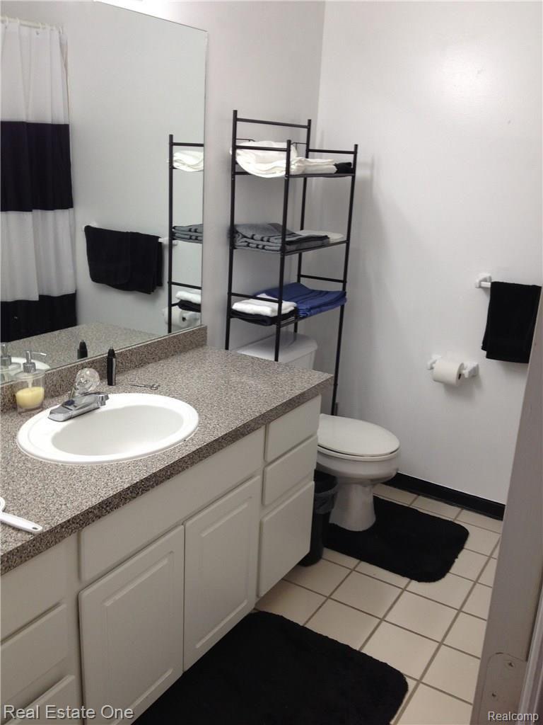 4937 Crooks Road Royal Oak, MI 48073 - Photo 13 of 15 IMG_8492.JPG