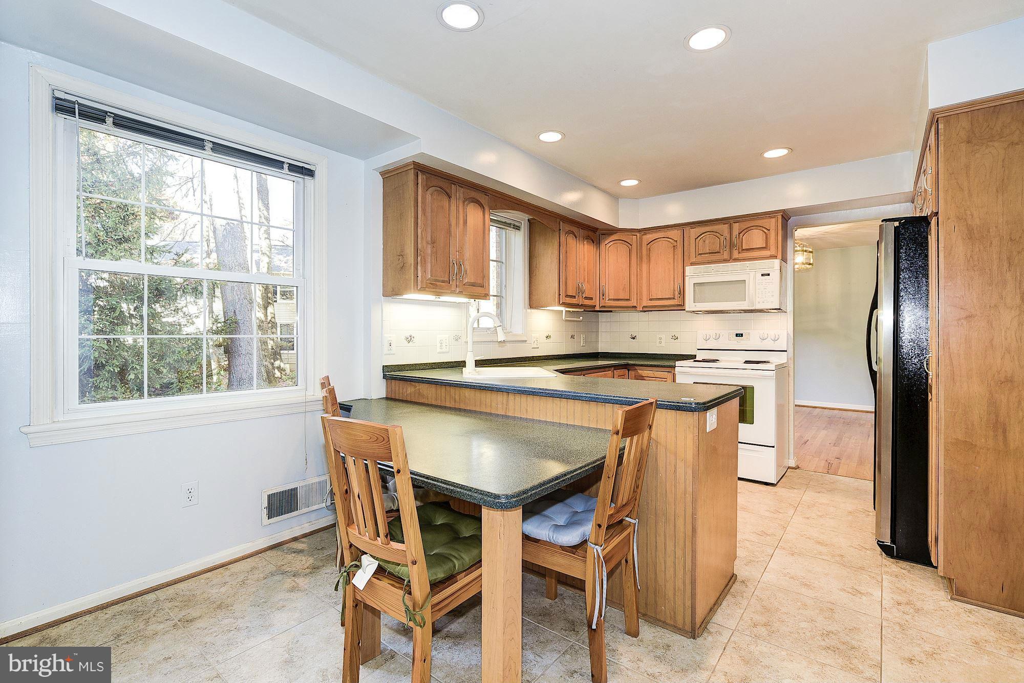 2424 Bramblebush Court Reston, VA 20191 - Photo 13 of 30 Kitchen