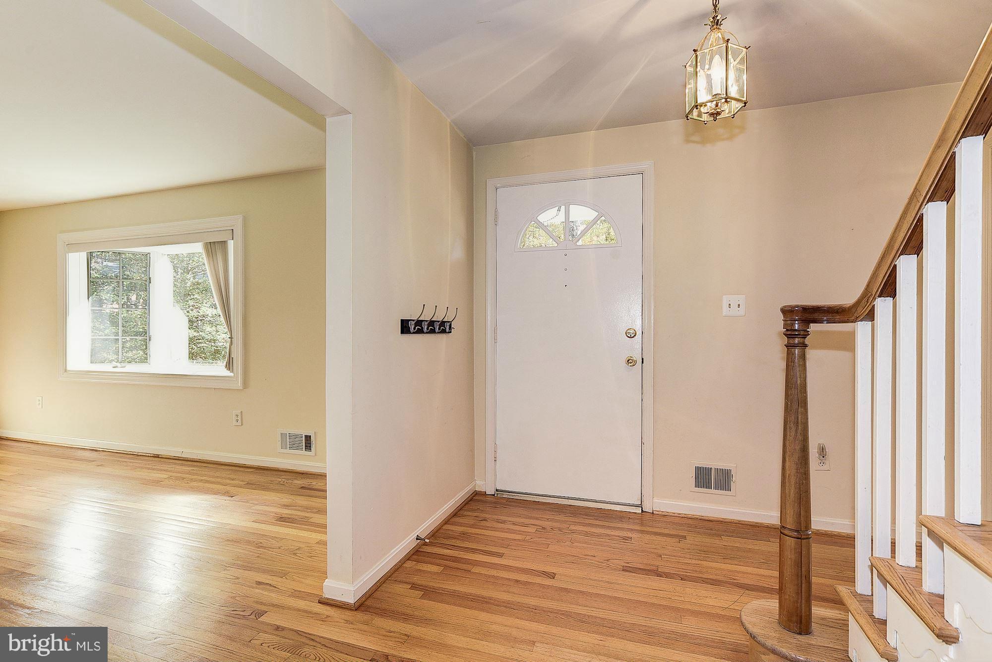 2424 Bramblebush Court Reston, VA 20191 - Photo 4 of 30 Interior (General)
