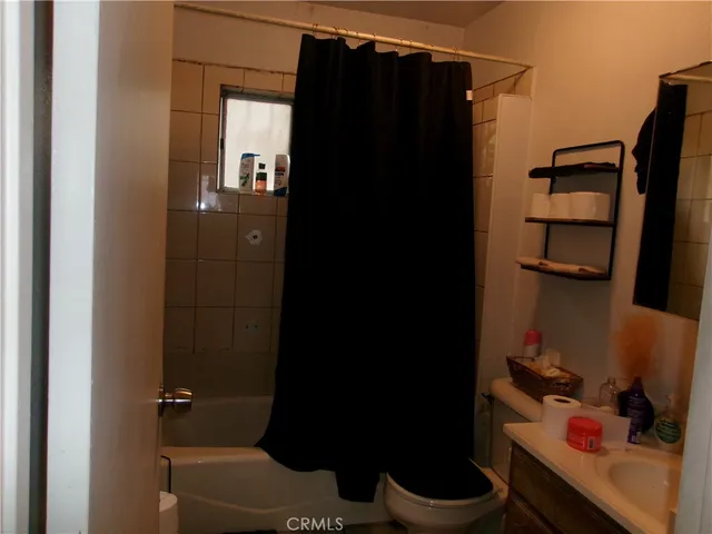 $969,000 | 7926 Wilcox Avenue, Cudahy, CA 90201