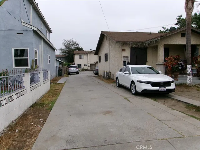 $969,000 | 7926 Wilcox Avenue, Cudahy, CA 90201