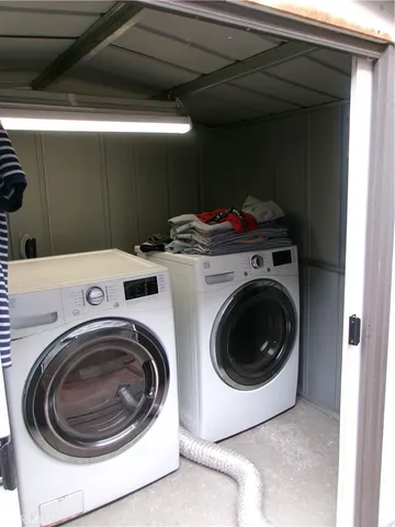 $969,000 | 7926 Wilcox Avenue, Cudahy, CA 90201