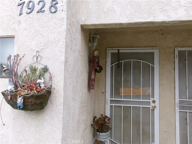 $969,000 | 7926 Wilcox Avenue, Cudahy, CA 90201