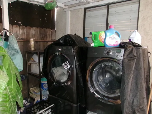 $969,000 | 7926 Wilcox Avenue, Cudahy, CA 90201