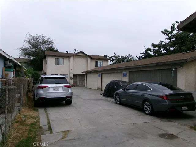 $969,000 | 7926 Wilcox Avenue, Cudahy, CA 90201