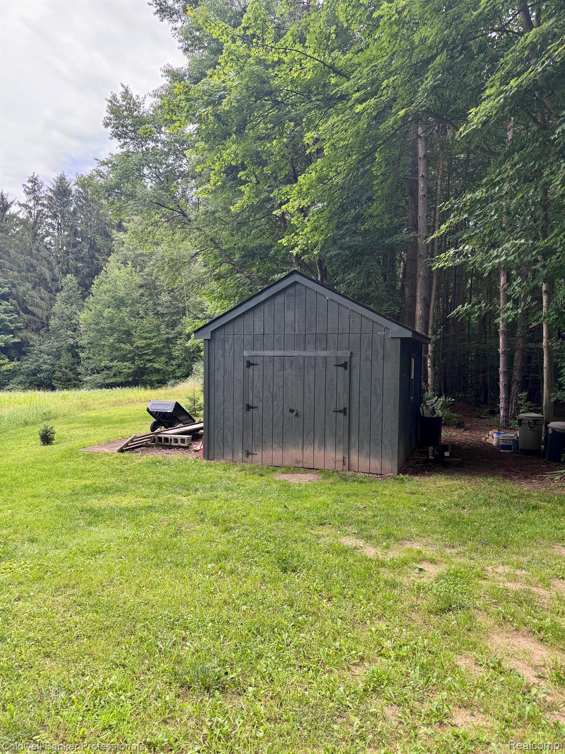 5166 Skelton Road Columbiaville, MI 48421 - Photo 90 of 99 He Shed