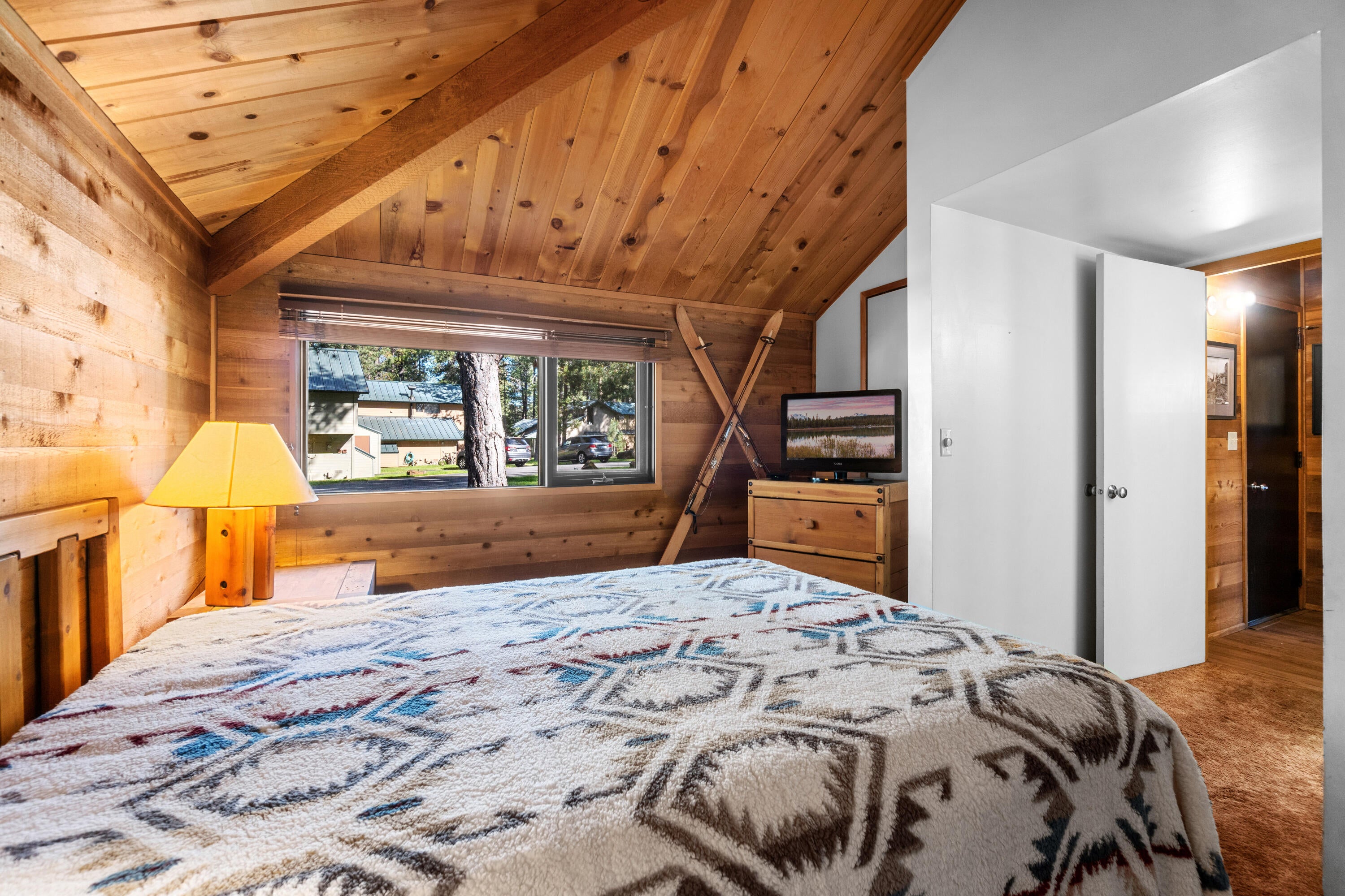 57488 Ranch Cabin Road, Unit 27 Sunriver, OR 97707 - Photo 7 of 21 DSC02706