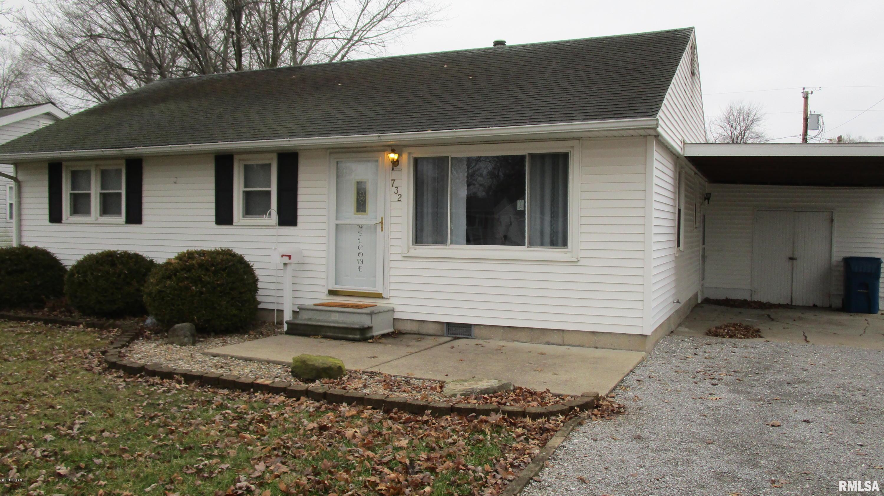 732 West 5th Street Flora, IL 62839 - Photo 3 of 50 Gallery Image 3