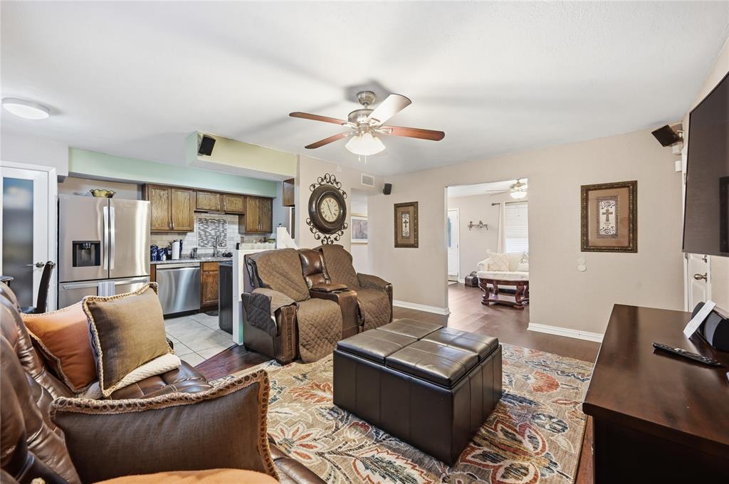 6805 Wagonet Road Forest Hill, TX 76140 - Photo 8 of 34