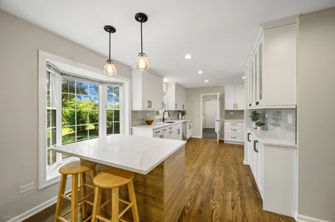 $750,000 | 1392 Terre Drive, Libertyville, IL 60048