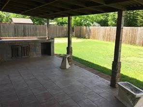 a view of a backyard with a sink