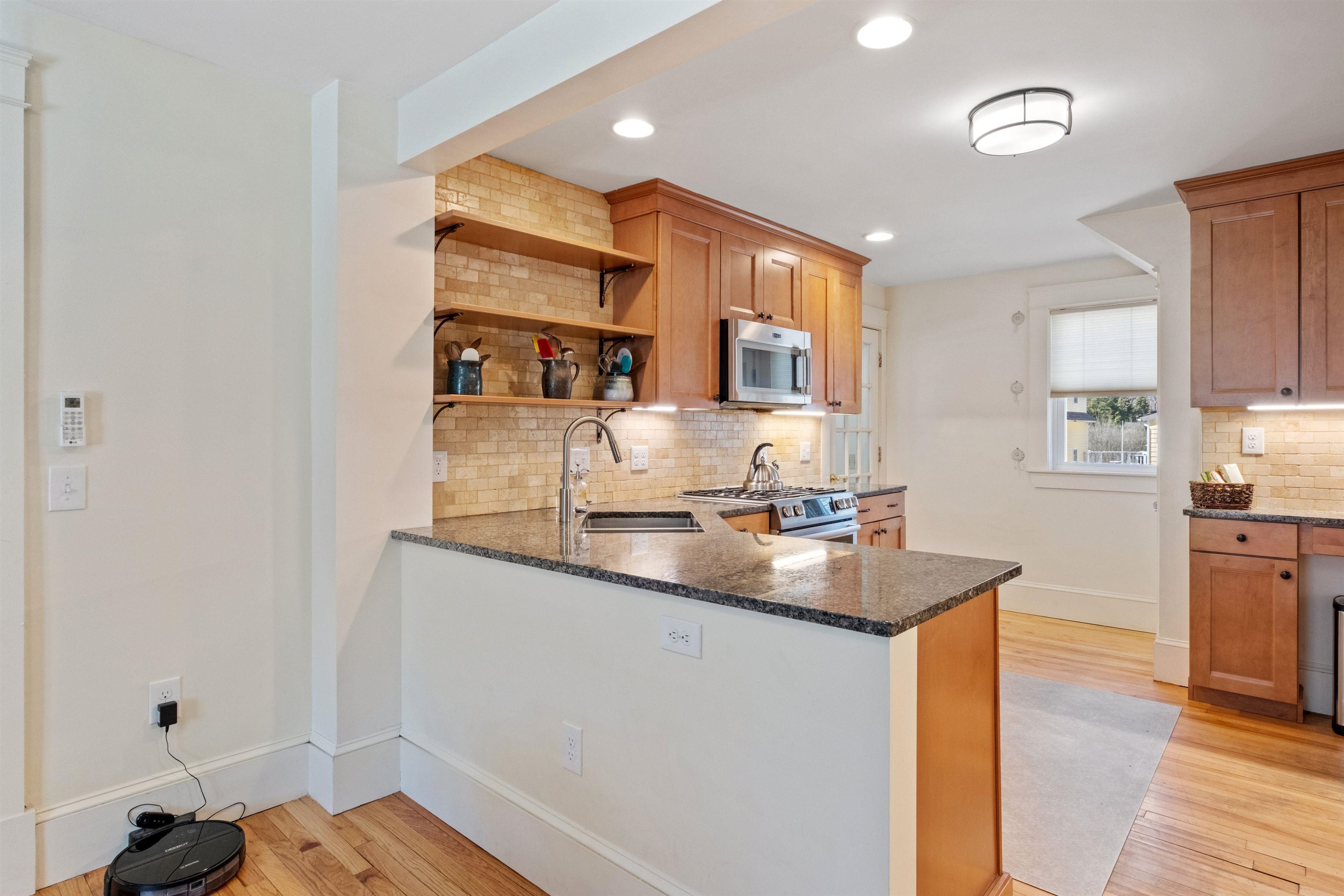 122 Thaxter Road Portsmouth, NH 03801 - Photo 12 of 60 Gallery Image 12