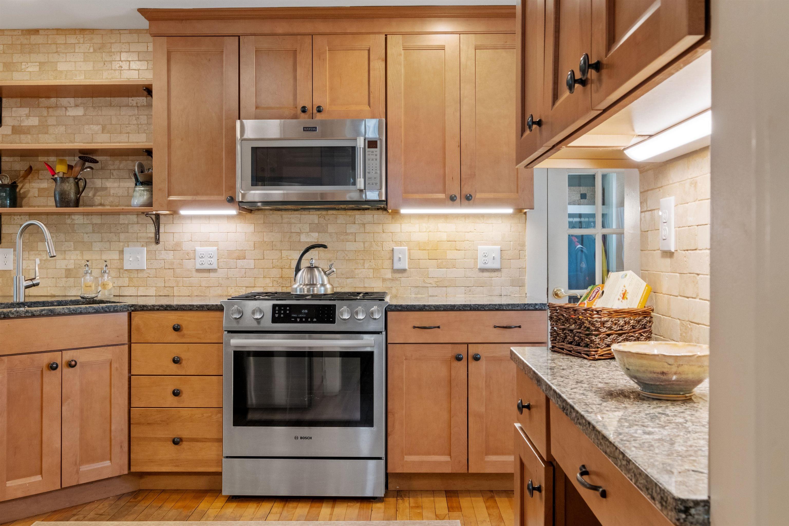 122 Thaxter Road Portsmouth, NH 03801 - Photo 13 of 60 Gallery Image 13