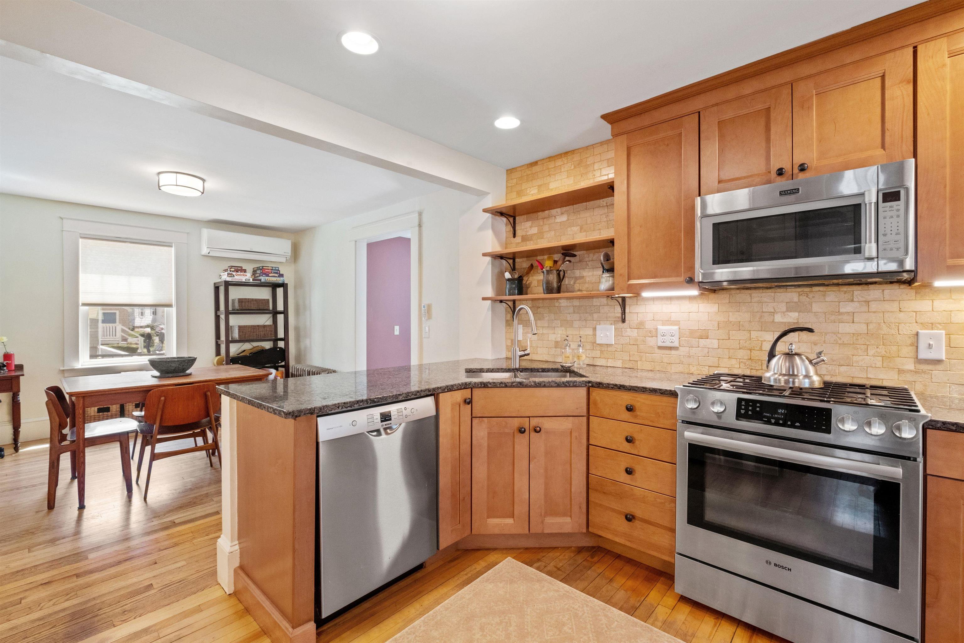 122 Thaxter Road Portsmouth, NH 03801 - Photo 10 of 60 Gallery Image 10