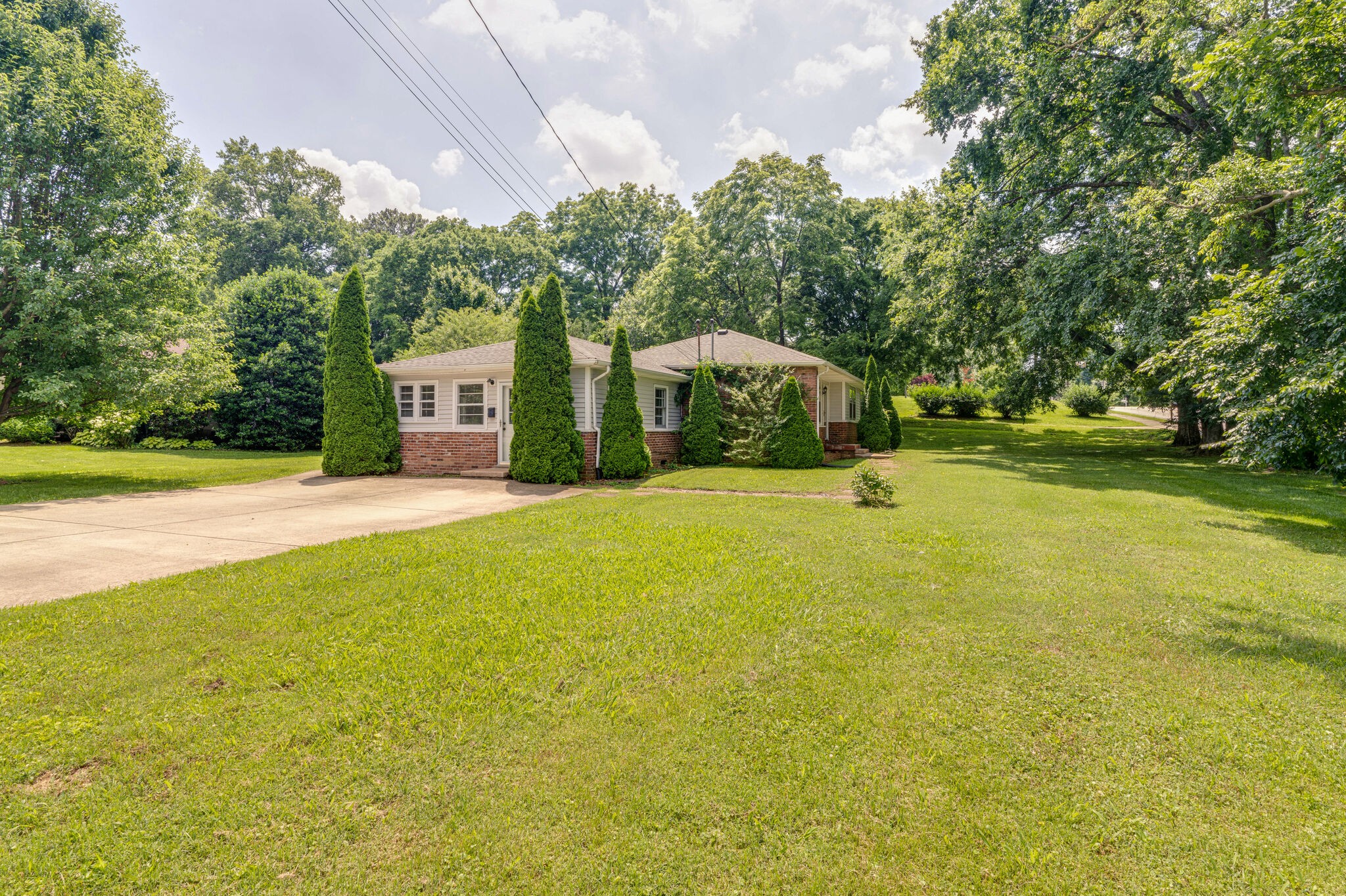 511 Hogan Road Nashville, TN 37220 - Photo 2 of 37 Gallery Image 2