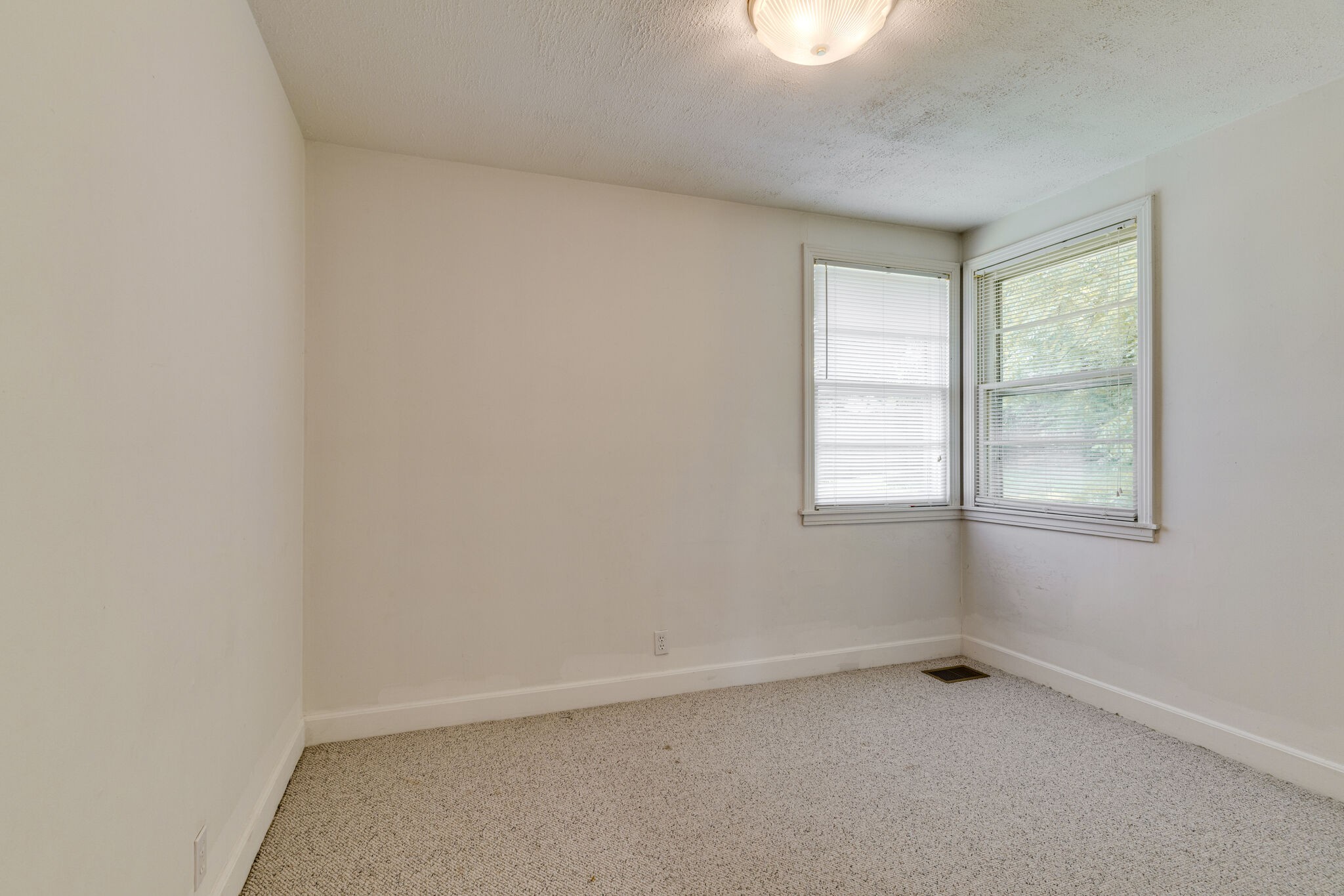 511 Hogan Road Nashville, TN 37220 - Photo 16 of 37 Gallery Image 16