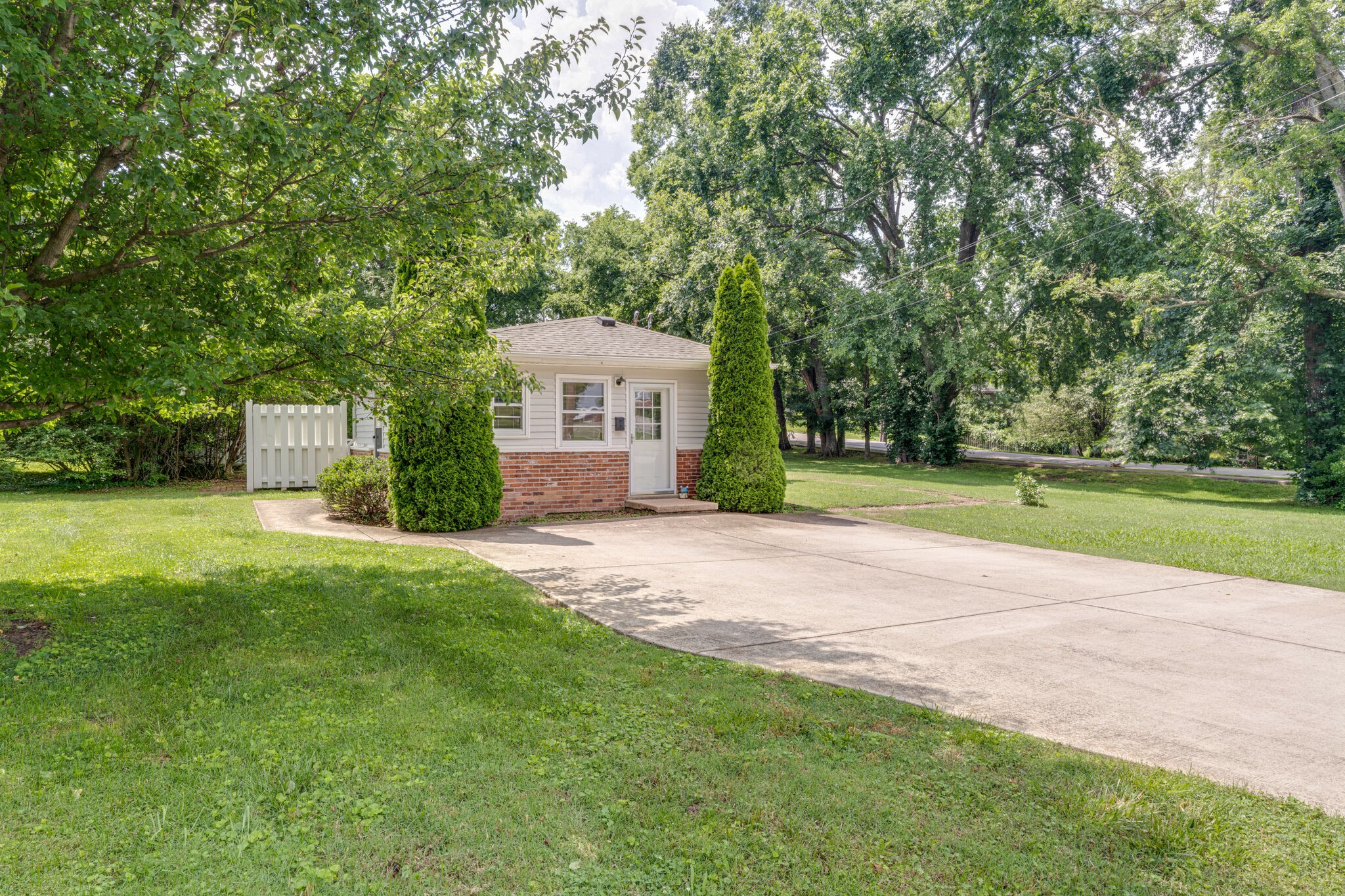 511 Hogan Road Nashville, TN 37220 - Photo 17 of 37 Gallery Image 17