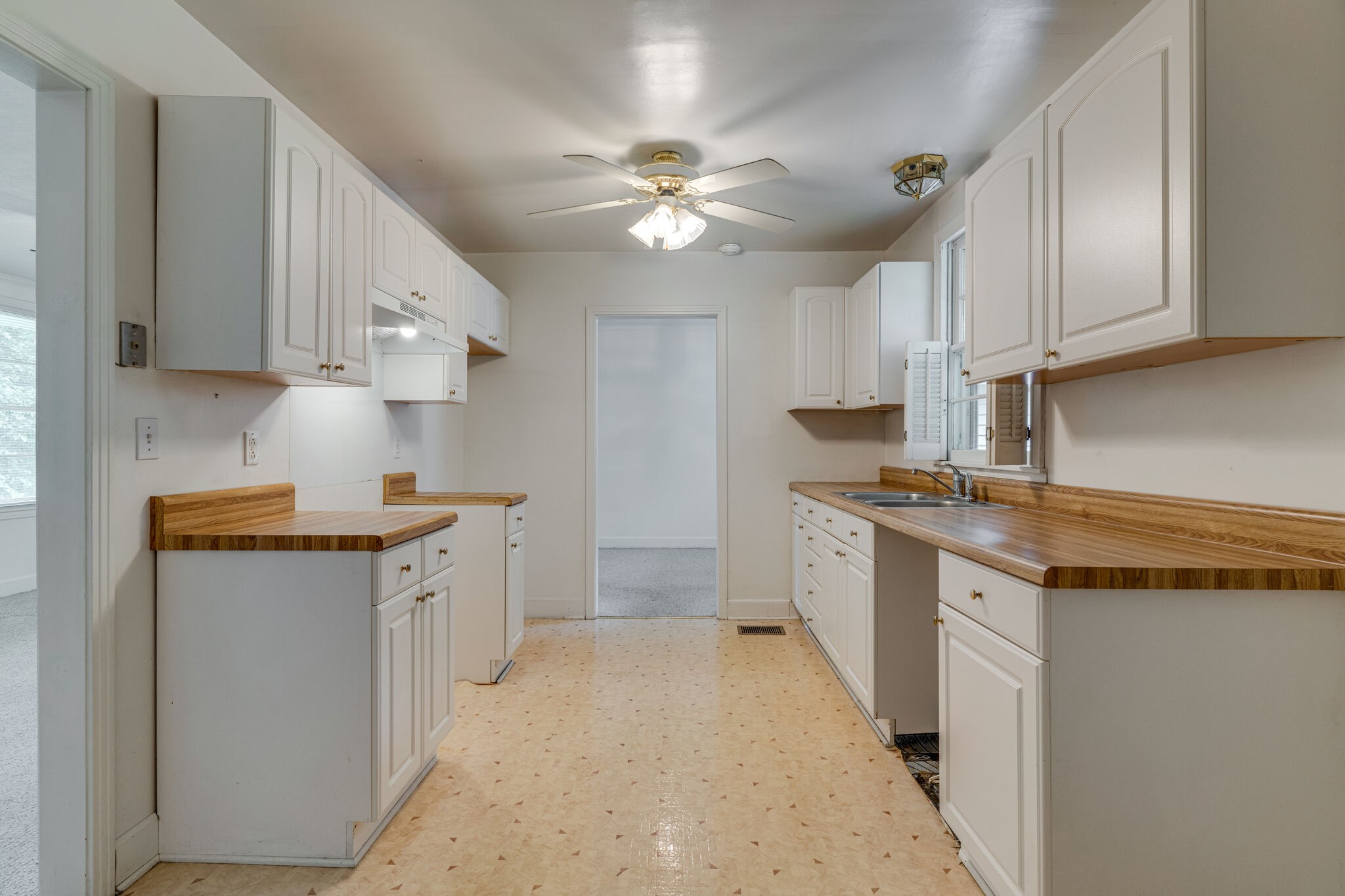 511 Hogan Road Nashville, TN 37220 - Photo 9 of 37 Gallery Image 9