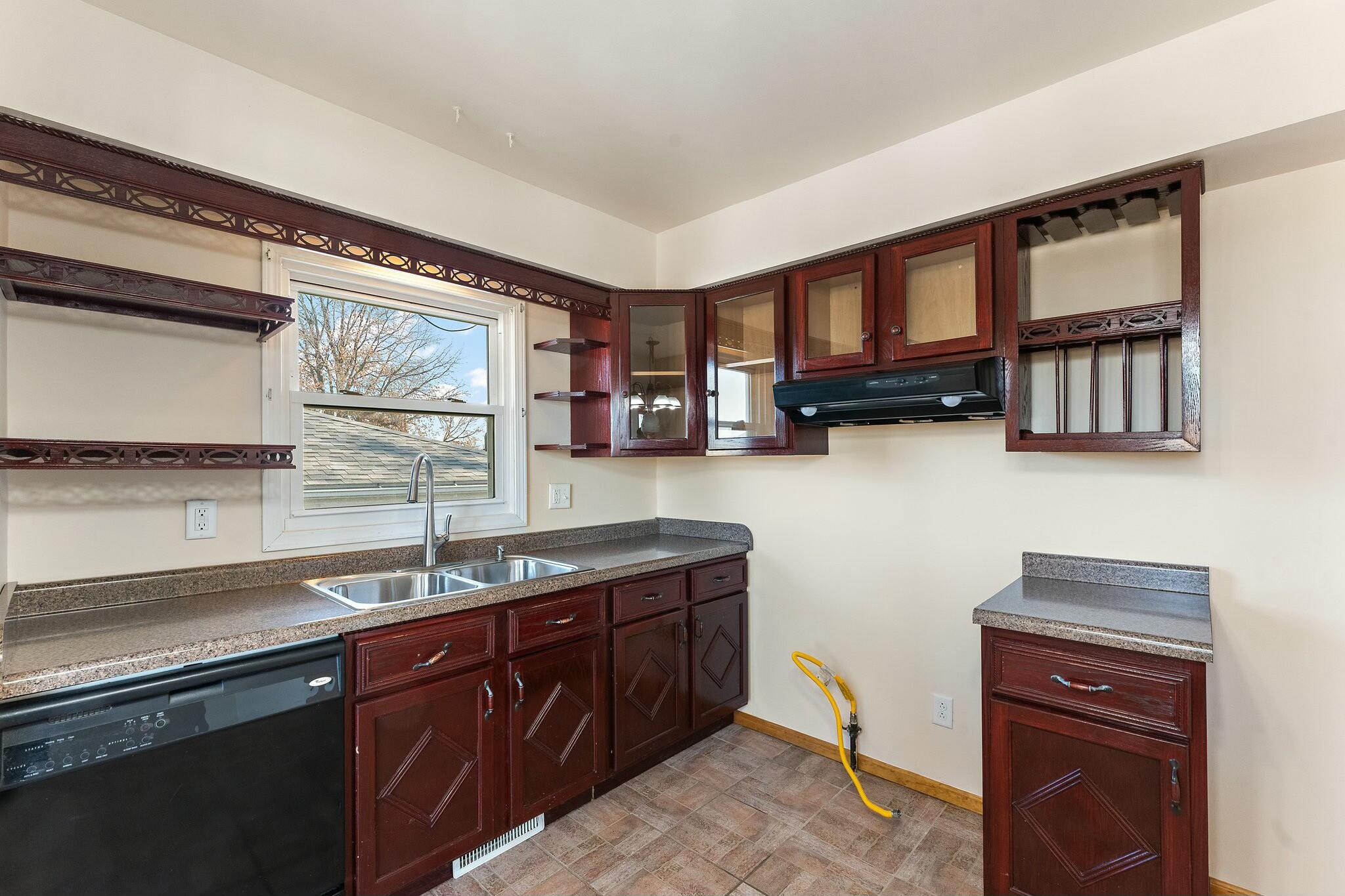 504 Cherry Hill Road Dyer, IN 46311 - Photo 13 of 30 2048x1365