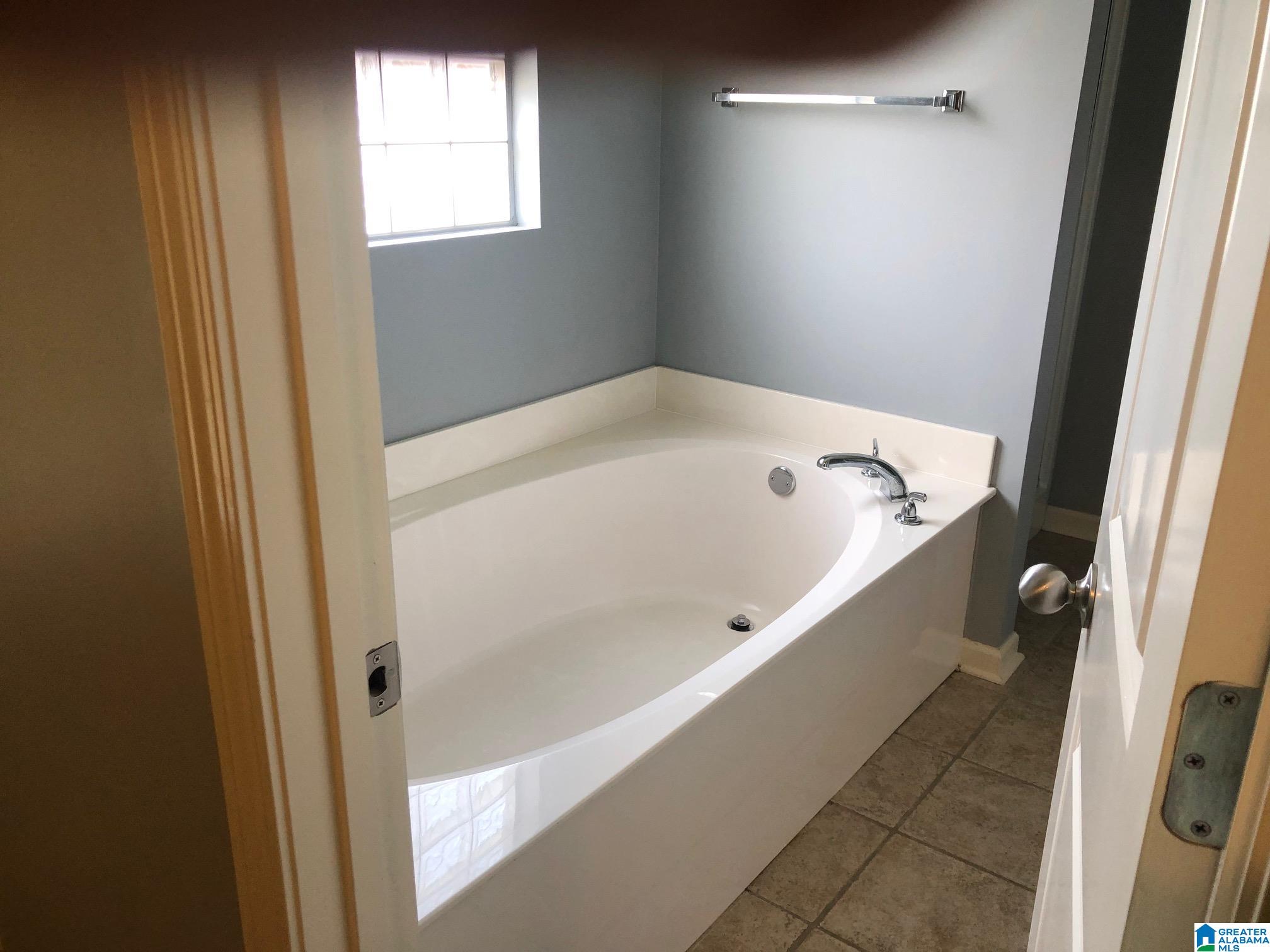 1035 Maryanna Road Calera, AL 35040 - Photo 5 of 17