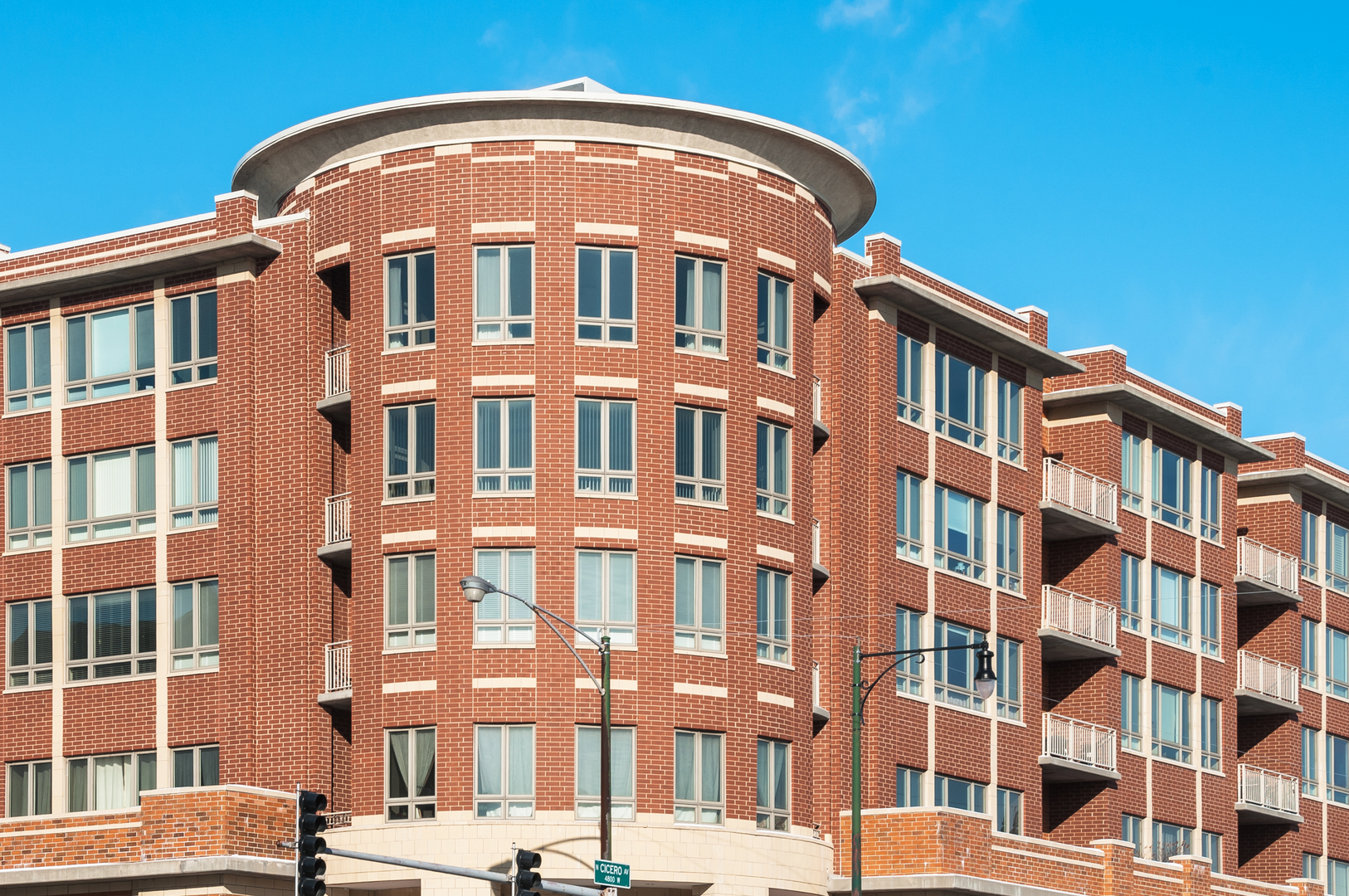 6000 North Cicero Avenue, Unit 511 Chicago, IL 60646 - Photo 17 of 19 a front view of a building