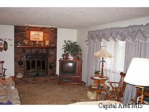 7 Treece Court Springfield, IL 62711 - Photo 2 of 5