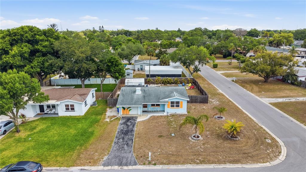 10437 52nd Avenue North St. Petersburg, FL 33708 - Photo 7 of 36
