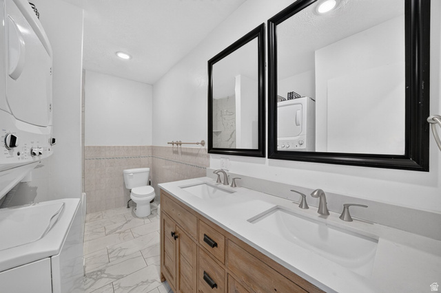 220 East Greenwood Avenue Midvale, UT 84047 - Photo 17 of 46 Bathroom