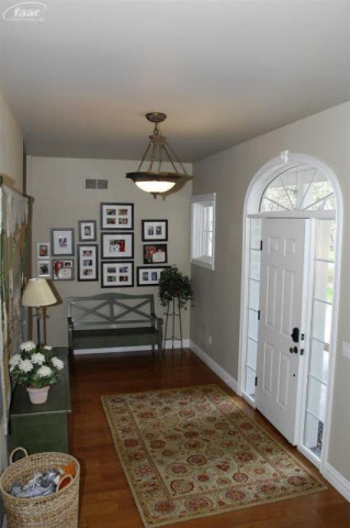 622 Morrish Road Flushing, MI 48433 - Photo 24 of 27 20354205-25.JPG
