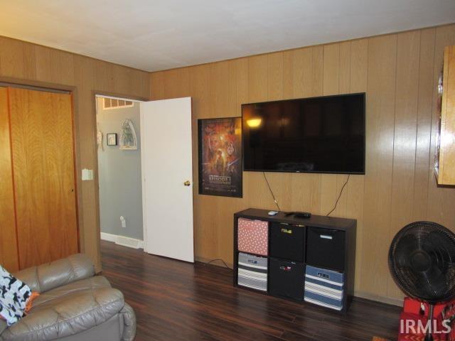2415 Saltzman Road New Harmony, IN 47631 - Photo 16 of 36 Gallery Image 16
