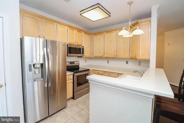 $2,400 | 12185 Abington Hall Place, Unit 201, Reston, VA 20190