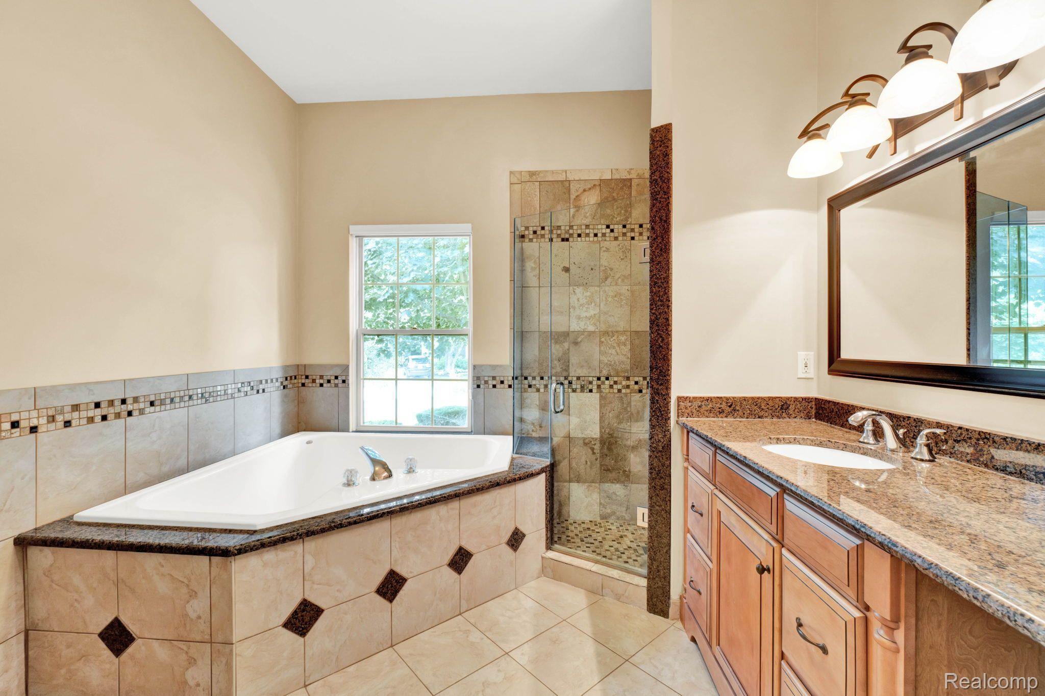 109 Chestnut Ridge Walled Lake, MI 48390 - Photo 26 of 54 Gallery Image 26