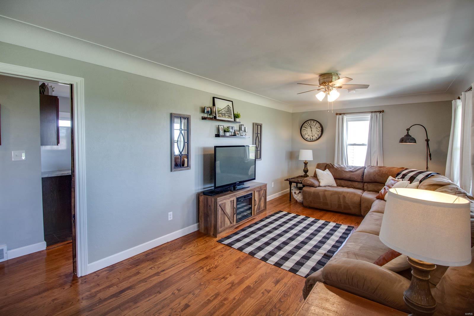 5607 Seiler Road Dorsey, IL 62021 - Photo 28 of 35