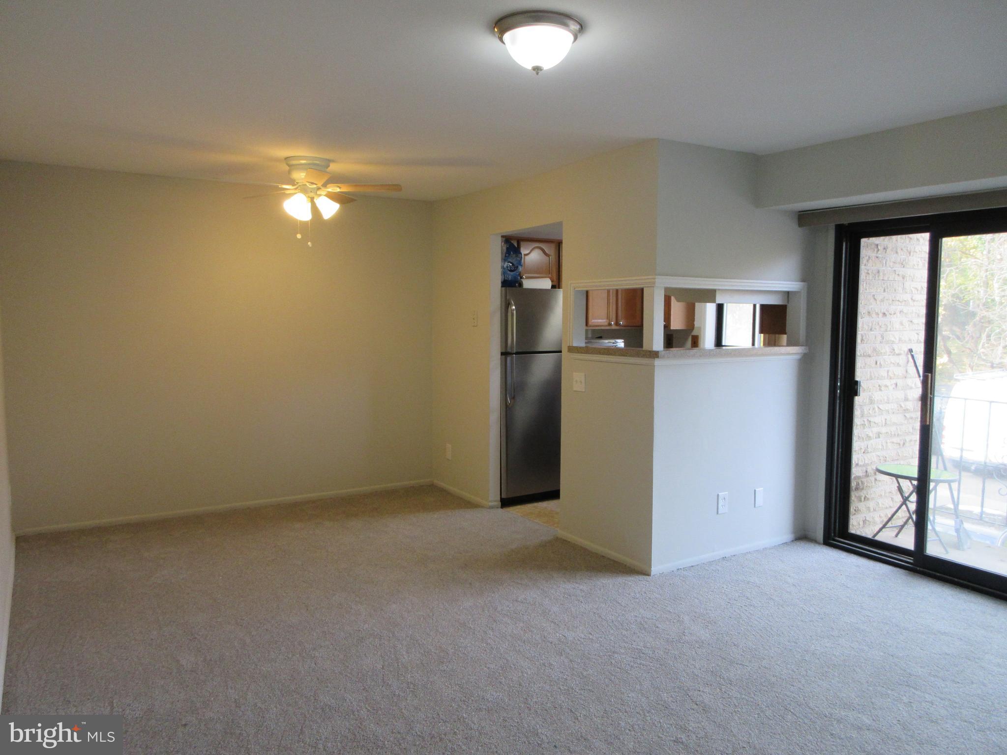 8030 Ditman Street, Unit 124V Philadelphia, PA 19136 - Photo 6 of 18 Living Rm /Dining Rm