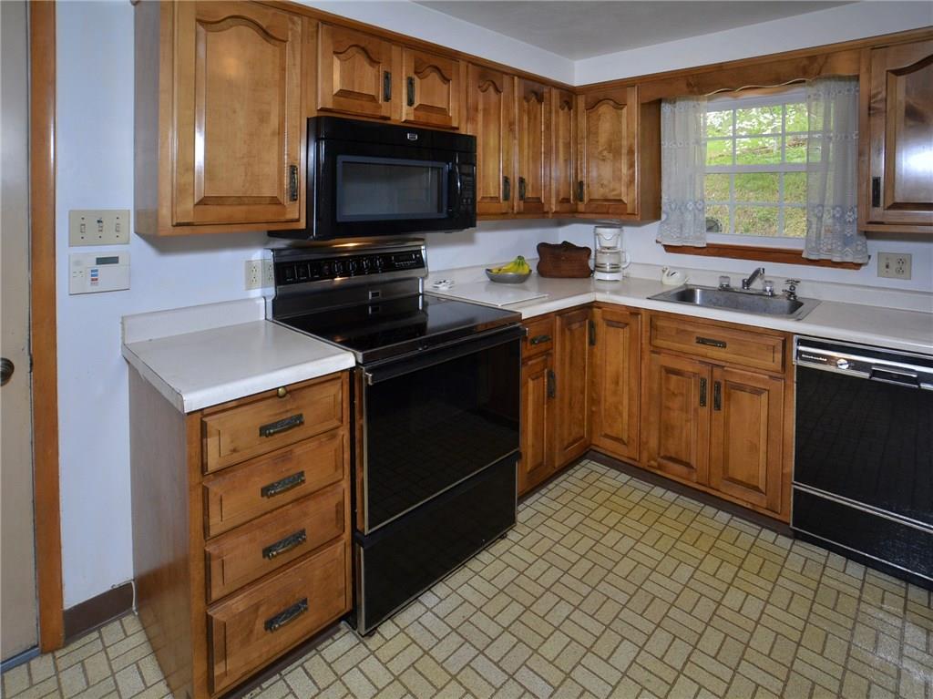 451 Utopia Apollo, PA 15613 - Photo 2 of 25 Gallery Image 2