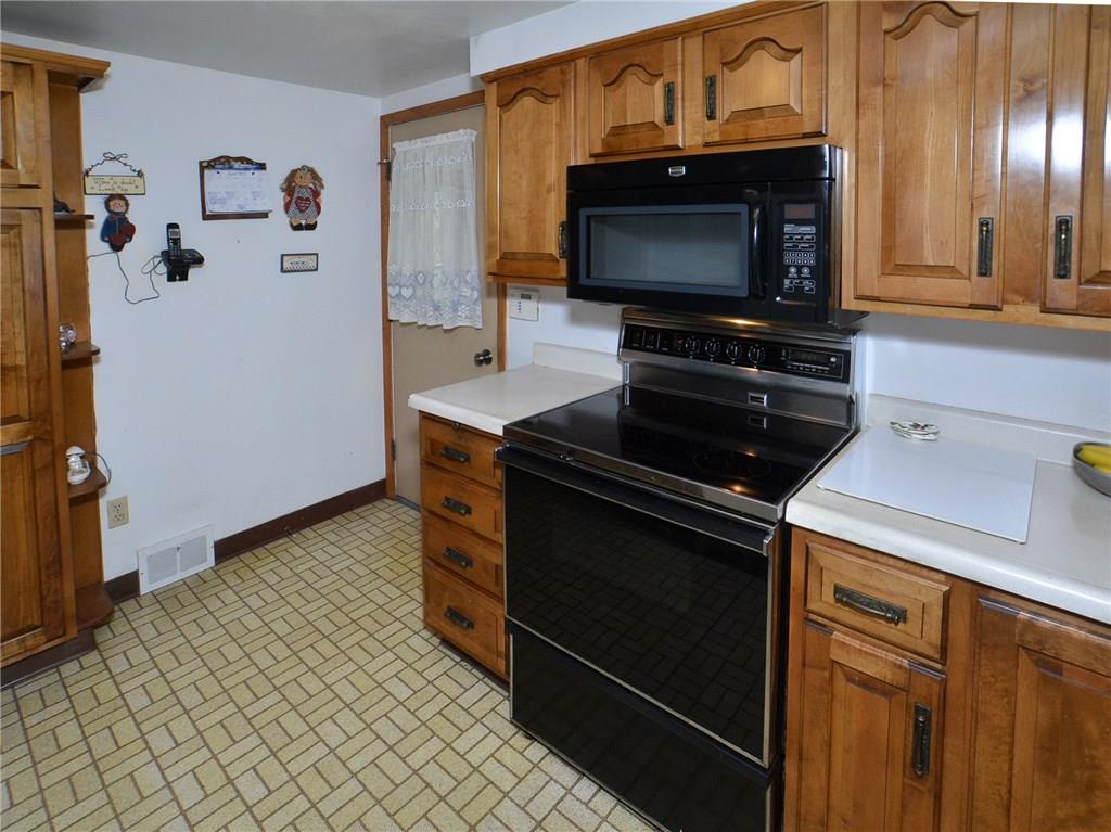 451 Utopia Apollo, PA 15613 - Photo 3 of 25 Gallery Image 3