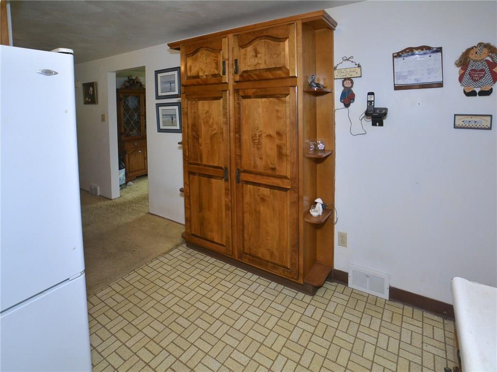 451 Utopia Apollo, PA 15613 - Photo 4 of 25 Gallery Image 4