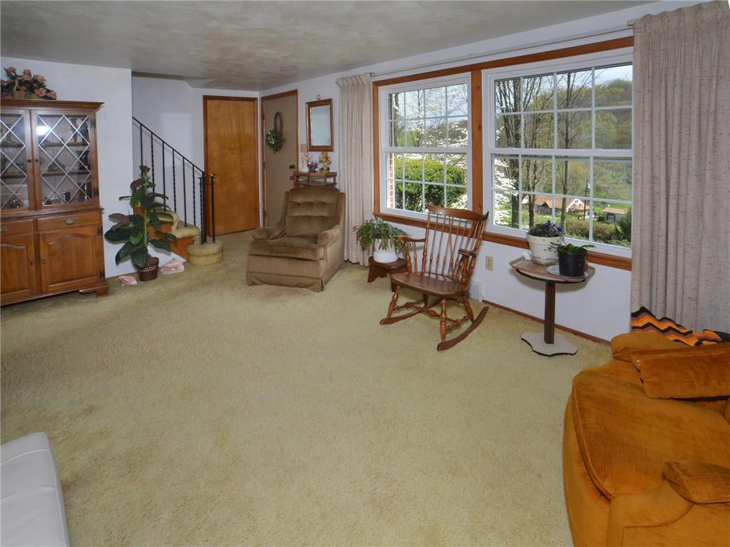 451 Utopia Apollo, PA 15613 - Photo 6 of 25 Gallery Image 6