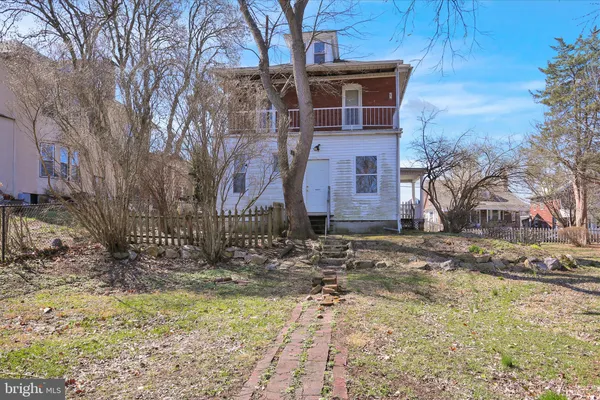 $2,500 | 115 Crestmont Street, Reading, PA 19611